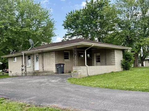 Exterior - 205 Donoho Ave, Lafayette, TN 37083 photo 5 of 7