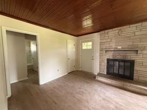 Living - 205 Donoho Ave, Lafayette, TN 37083 photo 2 of 2