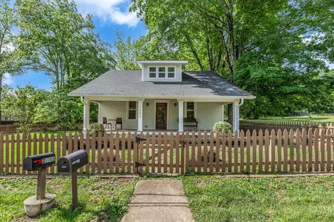 2642 Stuart St, Burns, TN 37029