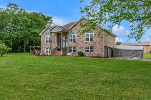 1383 Carters Creek Pike, Columbia, TN 38401