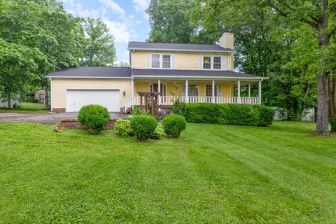 324 Beechwood Dr, Burns, TN 37029