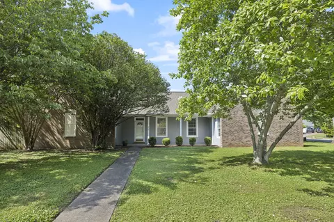 2710 Wellington Pl, Murfreesboro, TN 37128