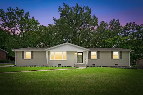 128 Delaware Dr, Clarksville, TN 37042