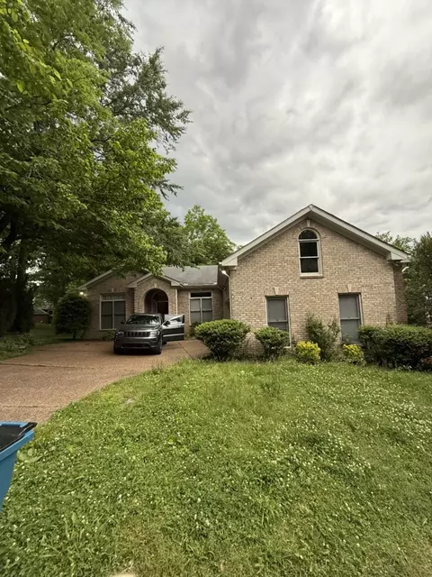 1105 Deerhurst Ct, Nashville, TN 37221