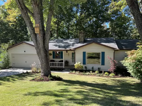 135 Lakeshire Dr, Crossville, TN 38558