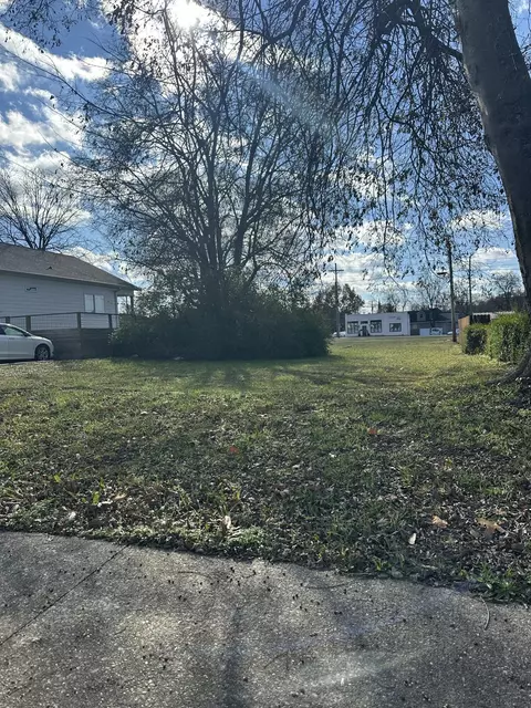 2004 E 14th St, Chattanooga, TN 37404