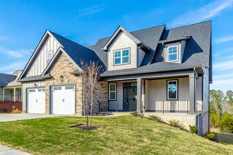 586 Lakeshore Cove Dr #17, Fort Oglethorpe, GA 30742