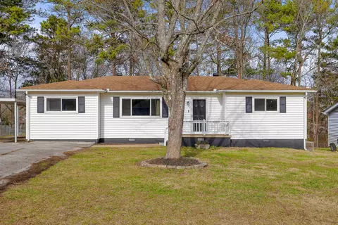728 Cherokee Trl, Rossville, GA 30741