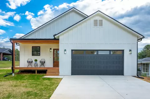 32 E Morgan Ln, Chattanooga, TN 37415