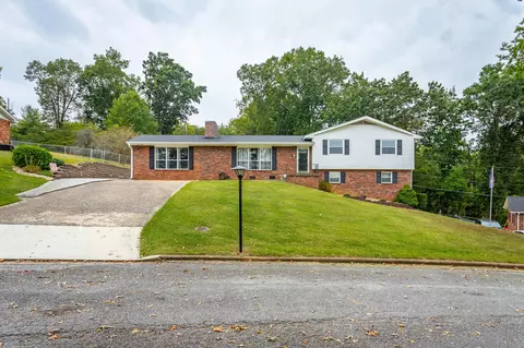 5750 Lyle Cir, Hixson, TN 37343