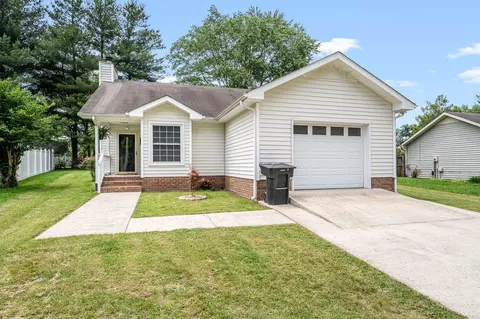 205 Blue Lake Dr, Tullahoma, TN 37388