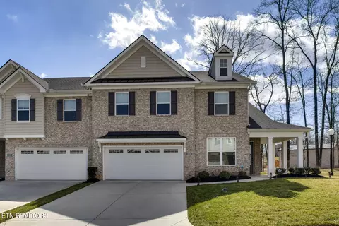 1104 Sawtooth Oak Way, Knoxville, TN 37932