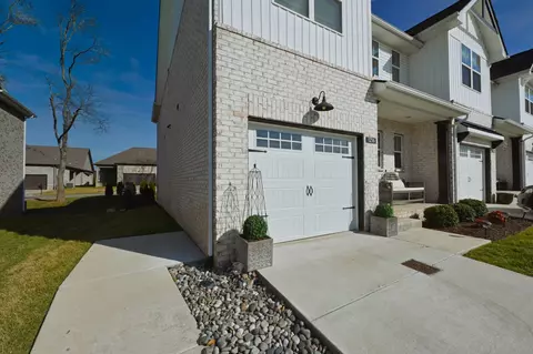 1216 Hayloft Pl, Gallatin, TN 37066