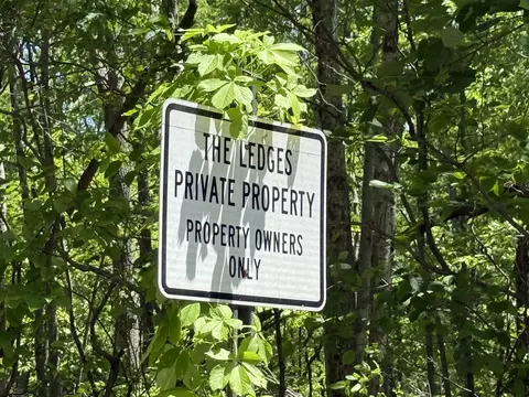 19074 Key Hollow Ln, Crawford, TN 38554