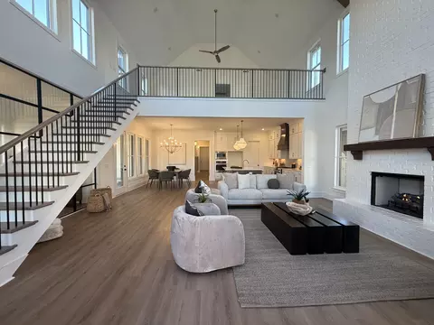 317 Deep Creek Dr, Thompsons Station, TN 37179