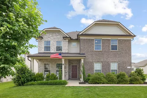 127 Macy Dr, Hendersonville, TN 37075