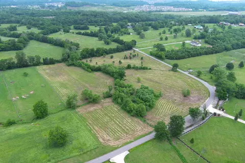 755 Callis Rd, Lebanon, TN 37087