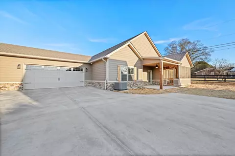 54 Maddox Ln, Chatsworth, GA 30705