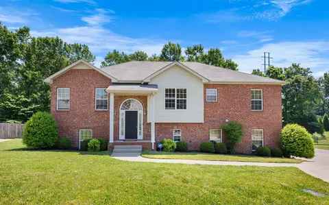 845 Nandina Ct, Clarksville, TN 37043