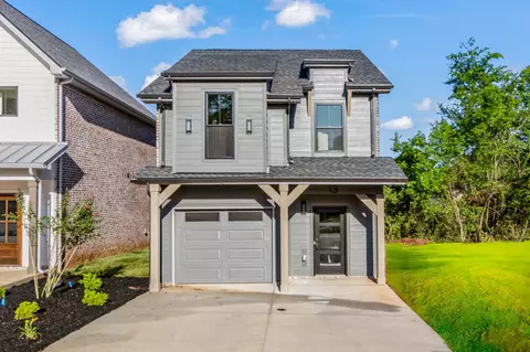 13 Holland Park W, Clarksville, TN 37043