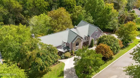 720 Oxford Hills Dr, Maryville, TN 37803