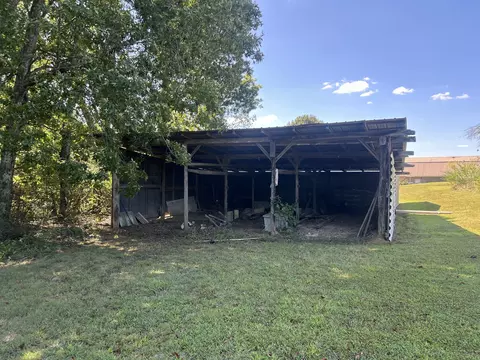 Exterior - 236 Beartown Rd, Loretto, TN 38469 photo 6 of 13
