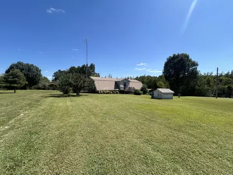 Exterior - 236 Beartown Rd, Loretto, TN 38469 photo 9 of 13