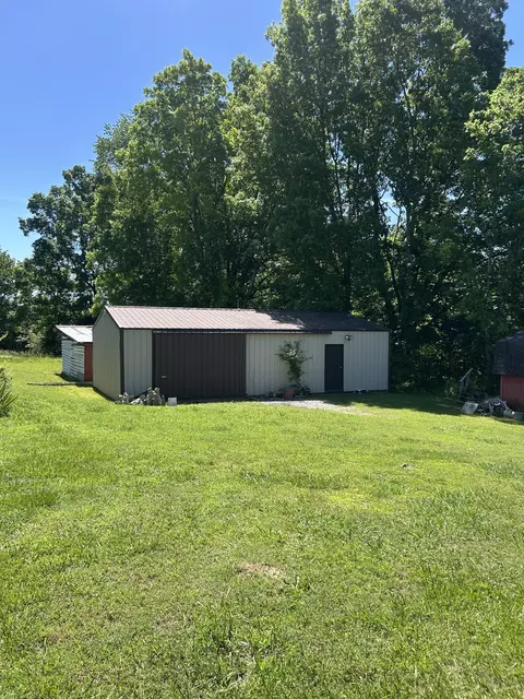 Exterior - 236 Beartown Rd, Loretto, TN 38469 photo 5 of 13