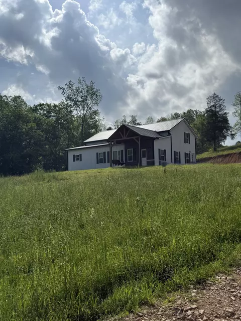 1900 Peach Rd, Minor Hill, TN 38473