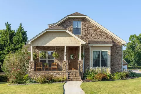 214 Cox Ln, Soddy Daisy, TN 37379