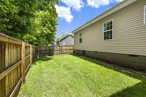 Exterior - 103 Lockhart St, Dickson, TN 37055 photo 12 of 12