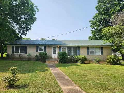 145 E Scott St, Lawrenceburg, TN 38464