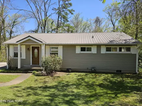 122 Alger Rd, Oak Ridge, TN 37830