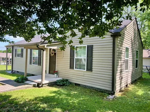 202 Maplewood Dr, Shelbyville, TN 37160