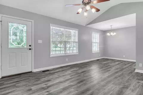 460 Caney Ln, Clarksville, TN 37040