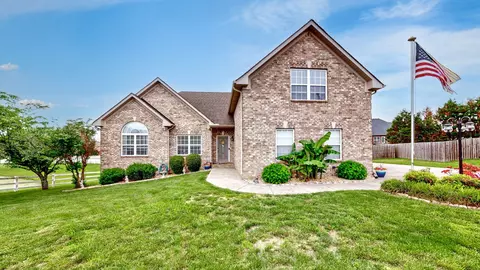 3212 Monmouth Dr, La Vergne, TN 37086