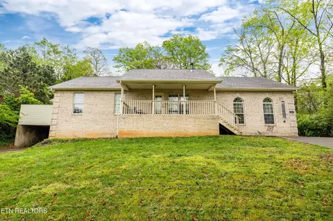 212 S 4th St, Maryville, TN 37804