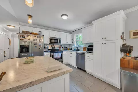 Kitchen - 27 Lightning Bug Ln, Sewanee, TN 37375 photo 2 of 2