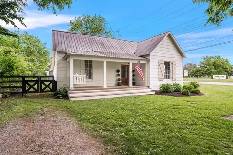 1423 Sulphur Springs Rd, Murfreesboro, TN 37129