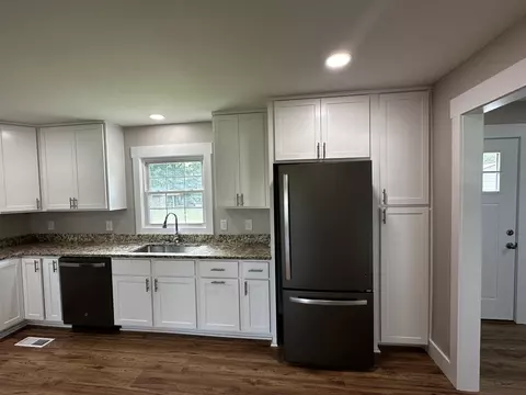 706 Brenda Ave, Loretto, TN 38469 photo 13