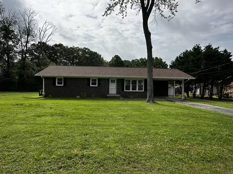 706 Brenda Ave, Loretto, TN 38469 photo 2