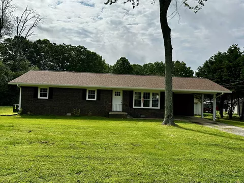 706 Brenda Ave, Loretto, TN 38469