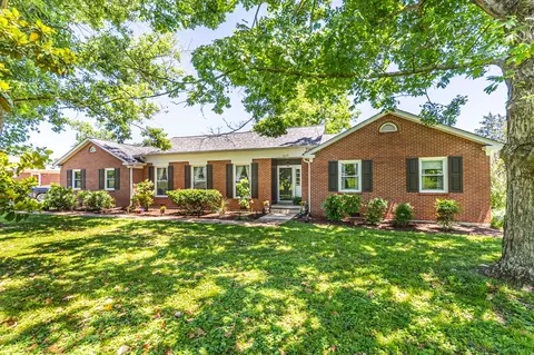 902 Lion Pkwy, Columbia, TN 38401