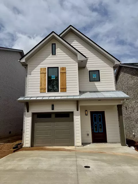 12 Dutch Dr, Clarksville, TN 37043