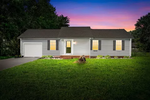 919 Linda Dr, Oak Grove, KY 42262
