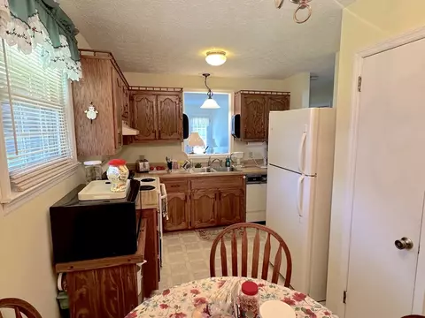 Kitchen - 2115 Mockingbird Ln #D, Springfield, TN 37172 photo 2 of 2