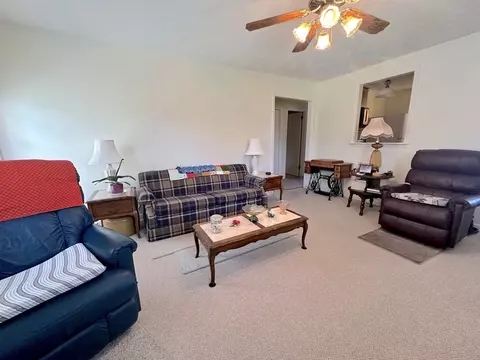 Living - 2115 Mockingbird Ln #D, Springfield, TN 37172 photo 2 of 2
