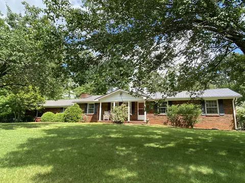 2717 Viola Rd, Mcminnville, TN 37110