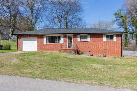 609 Holly Dr, Rossville, GA 30741