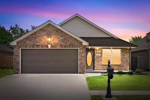 950 Culverson Ct, Clarksville, TN 37040